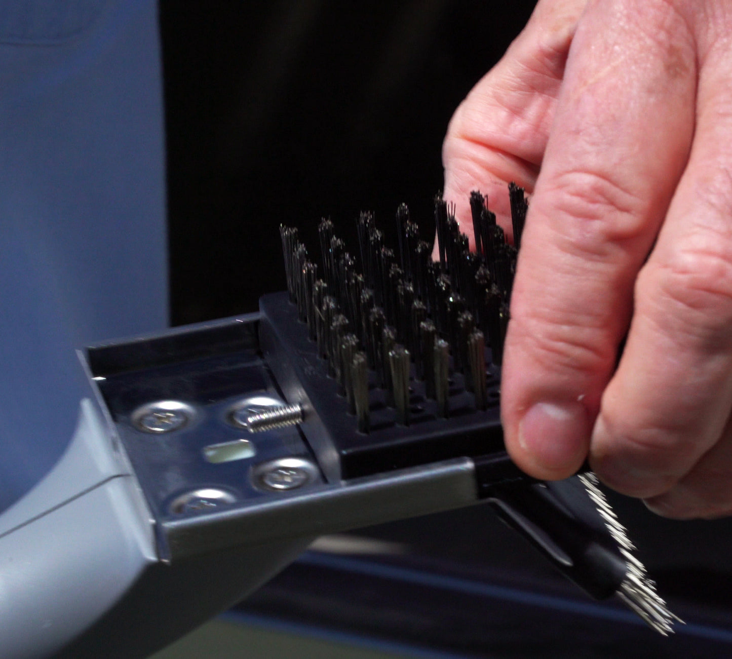 Grill Daddy Replacement Brush with ‘Bristle-Lock’ Technology – The Ultimate Cleaning Tool for Your Grill