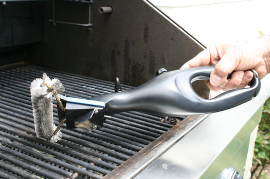Grill Daddy cleans grills with the power of steam