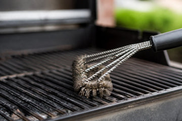 Dangers of Wire Grill Brushes in Food